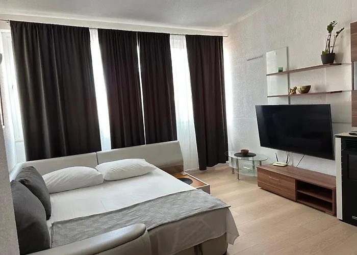 Centar - Mirjana Makarska